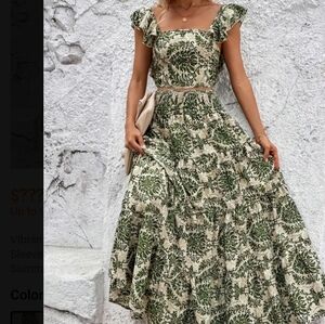 NEW 2 pc skirt set in a beautiful baroque pattern in green and beige size large